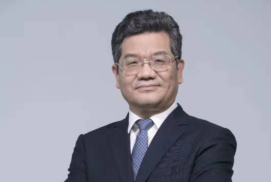 全國政協(xié)委員、中國稅務(wù)學(xué)會(huì)副會(huì)長 張連起