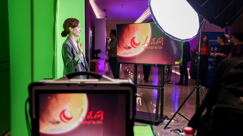 隨幻虛擬直播工作站體驗(yàn)區(qū)。主辦方供圖